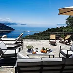 Sundance - Fabulous & Large 4-bedroom Private Βίλα *