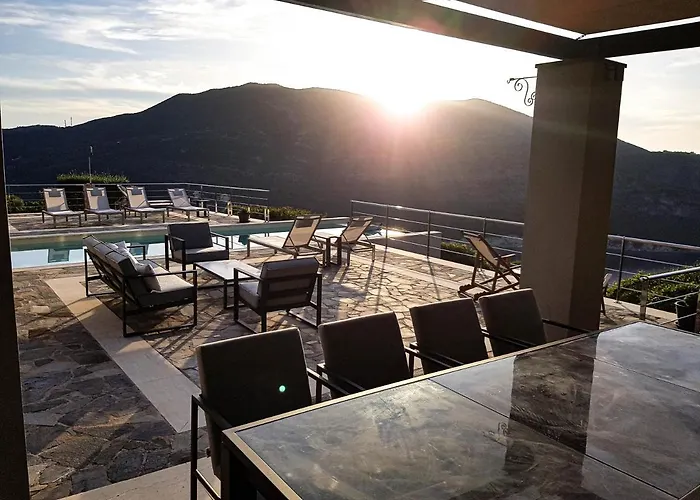 Sundance - Fabulous & Large 4-bedroom Private Villa Sivota