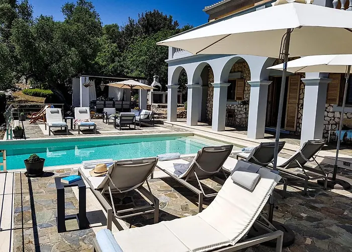 Villa Sundance - Fabulous & Large 4-bedroom Private Sivota