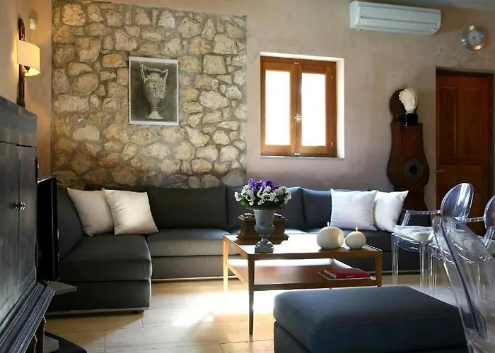 Sundance - Fabulous & Large 4-bedroom Private Villa *
