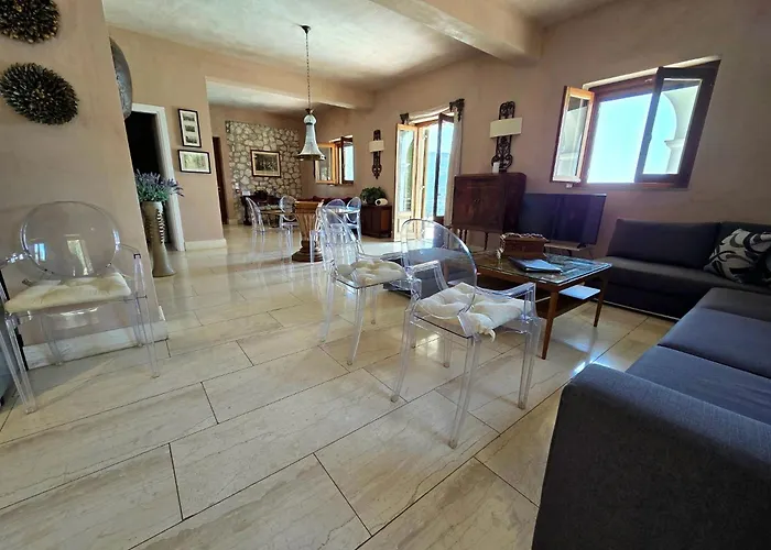 Sundance - Fabulous & Large 4-bedroom Private *