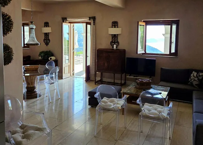 Sundance - Fabulous & Large 4-bedroom Private Sivota